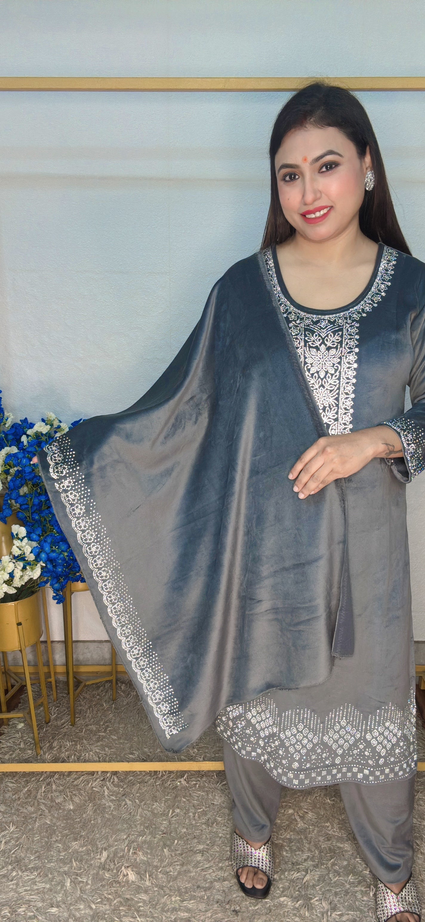 Beautiful Zircon 3pcs Velvet Suit