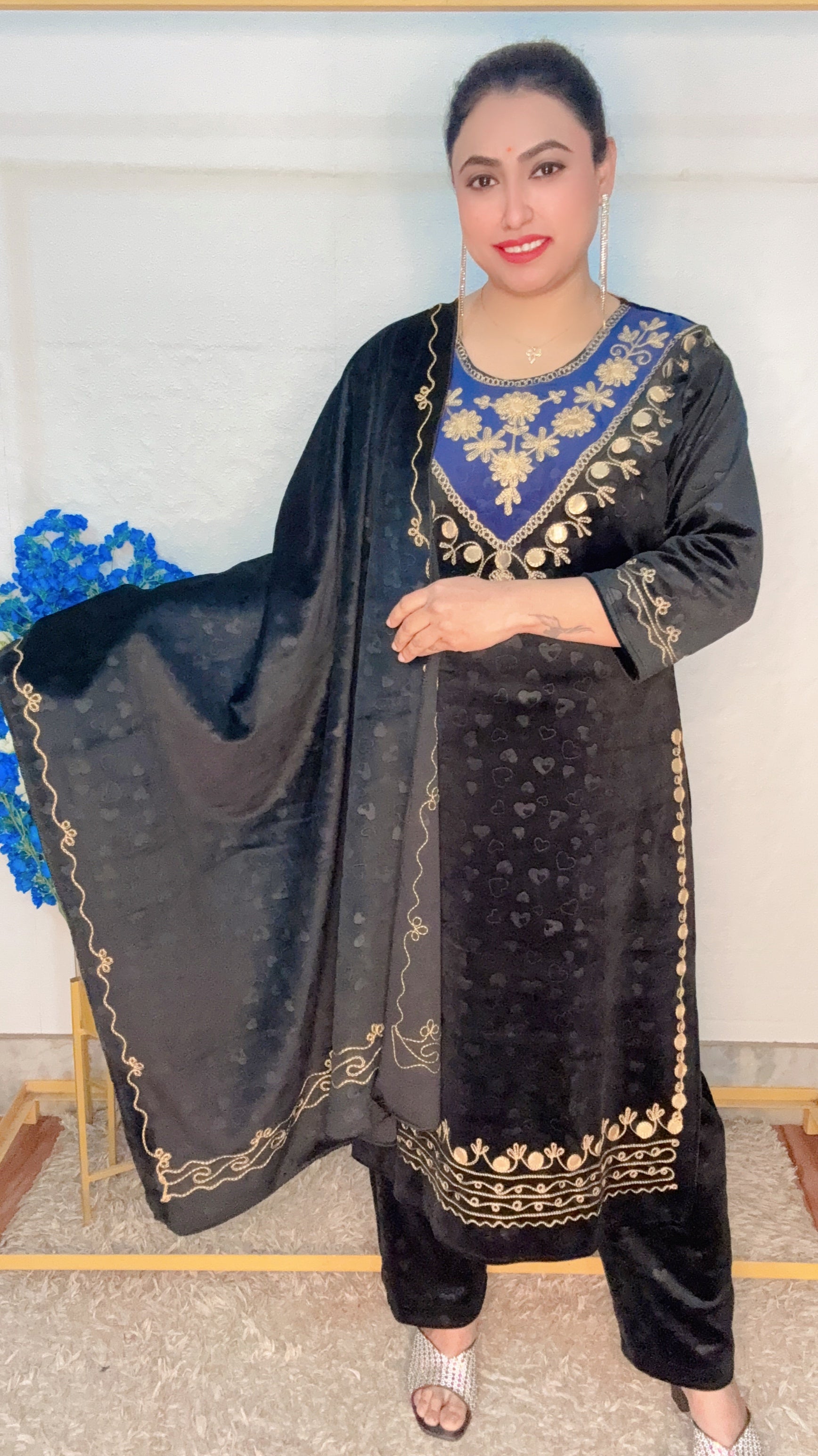 Self textured Gota Patti Machine Work 3 pcs Velvet suit