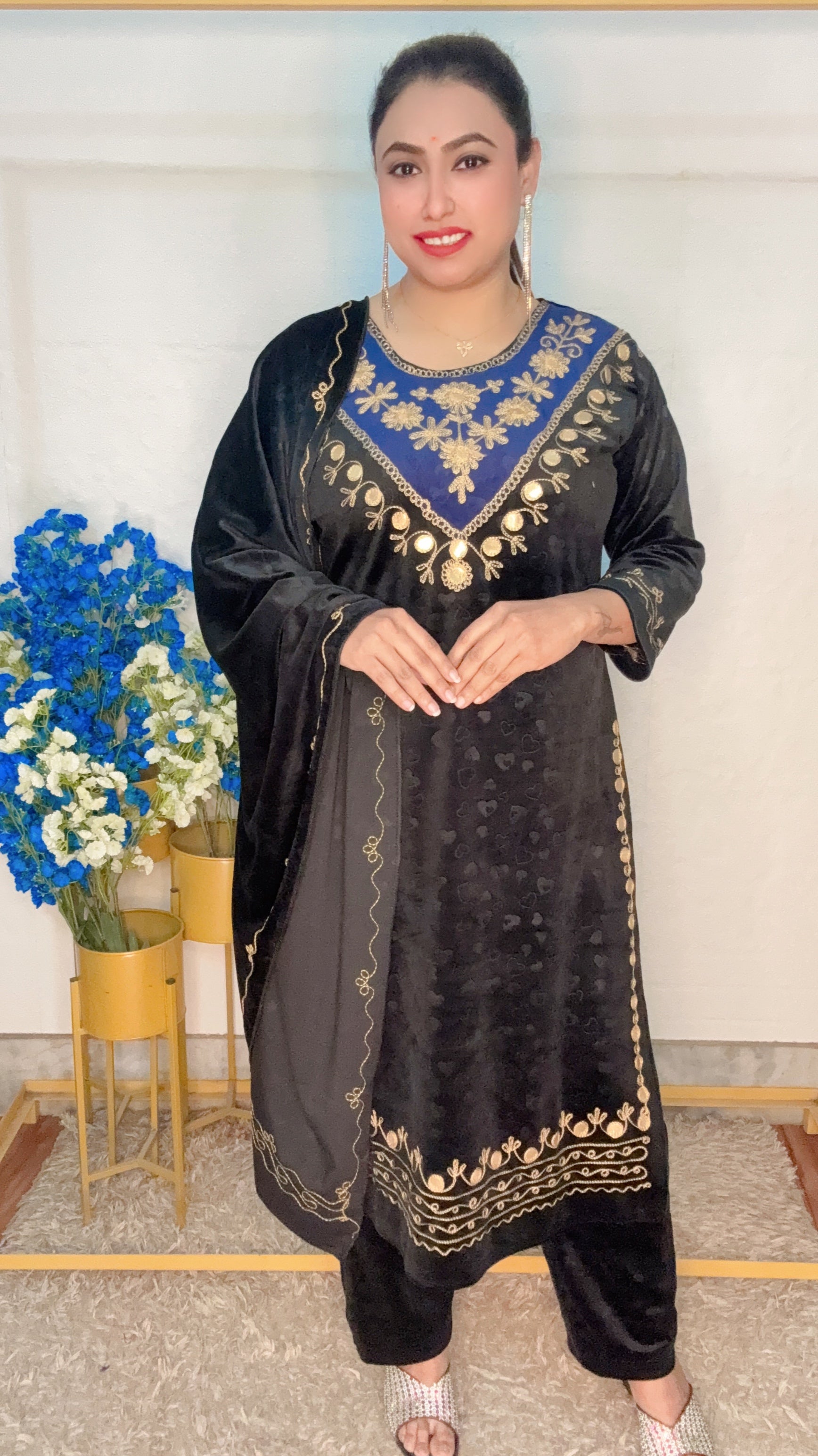 Self textured Gota Patti Machine Work 3 pcs Velvet suit