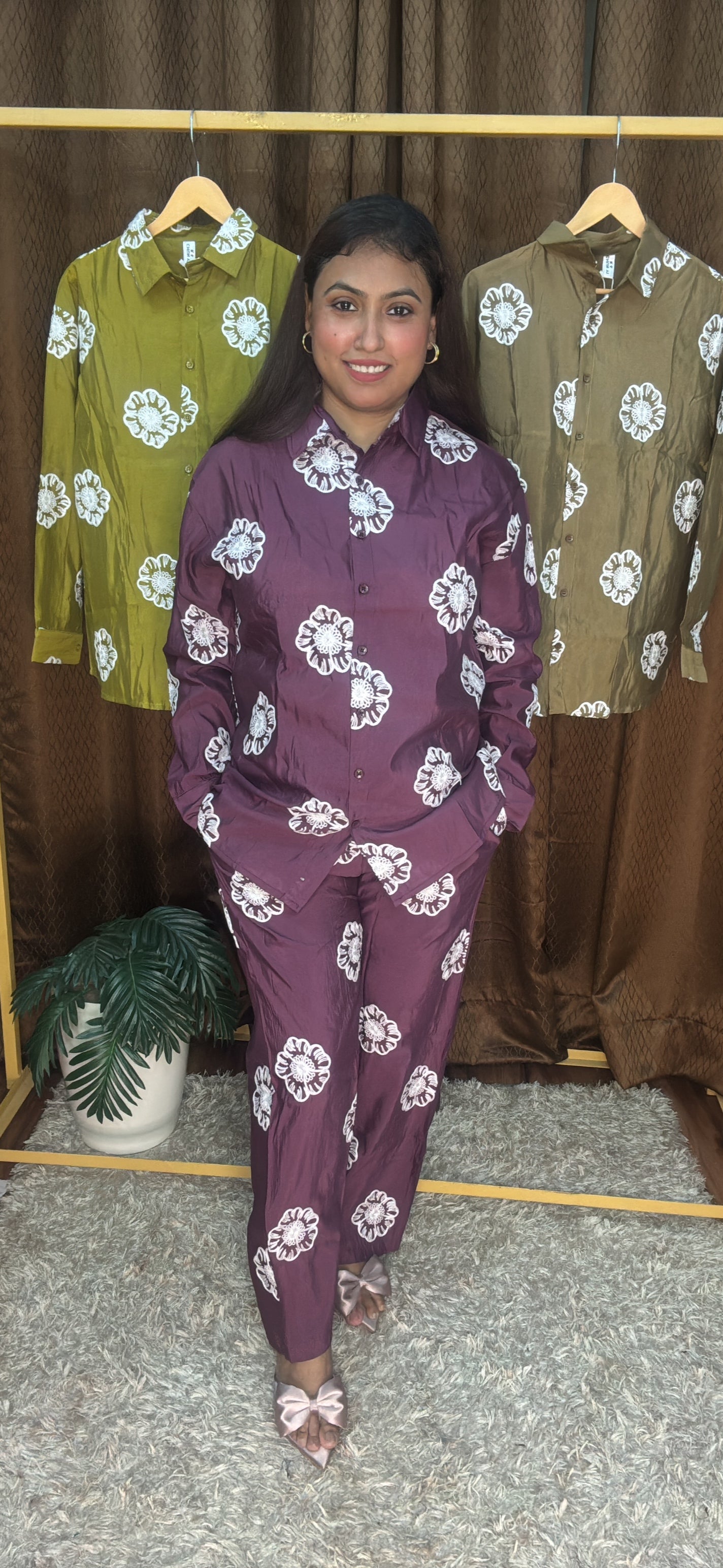 Round Flower Thread Work Cord Set