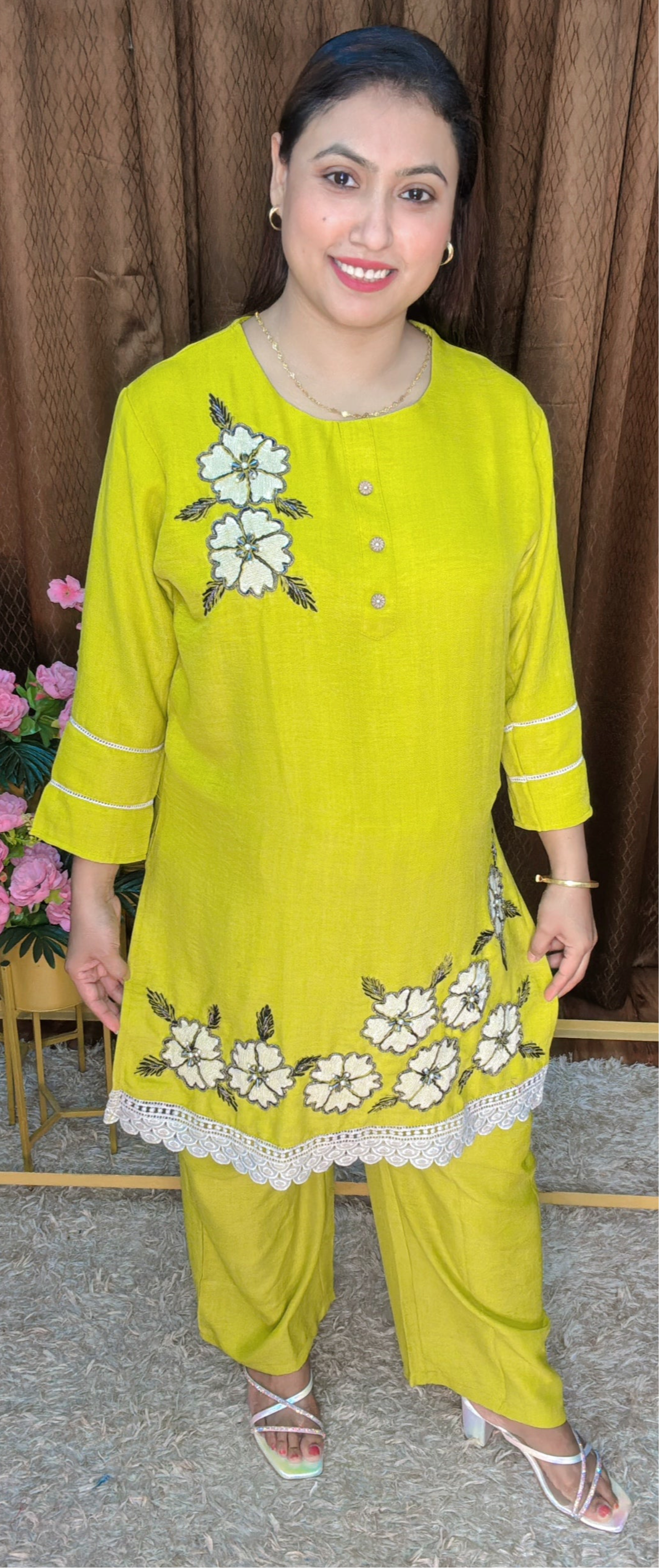 Elegant Floral Embroidered Kurta Set