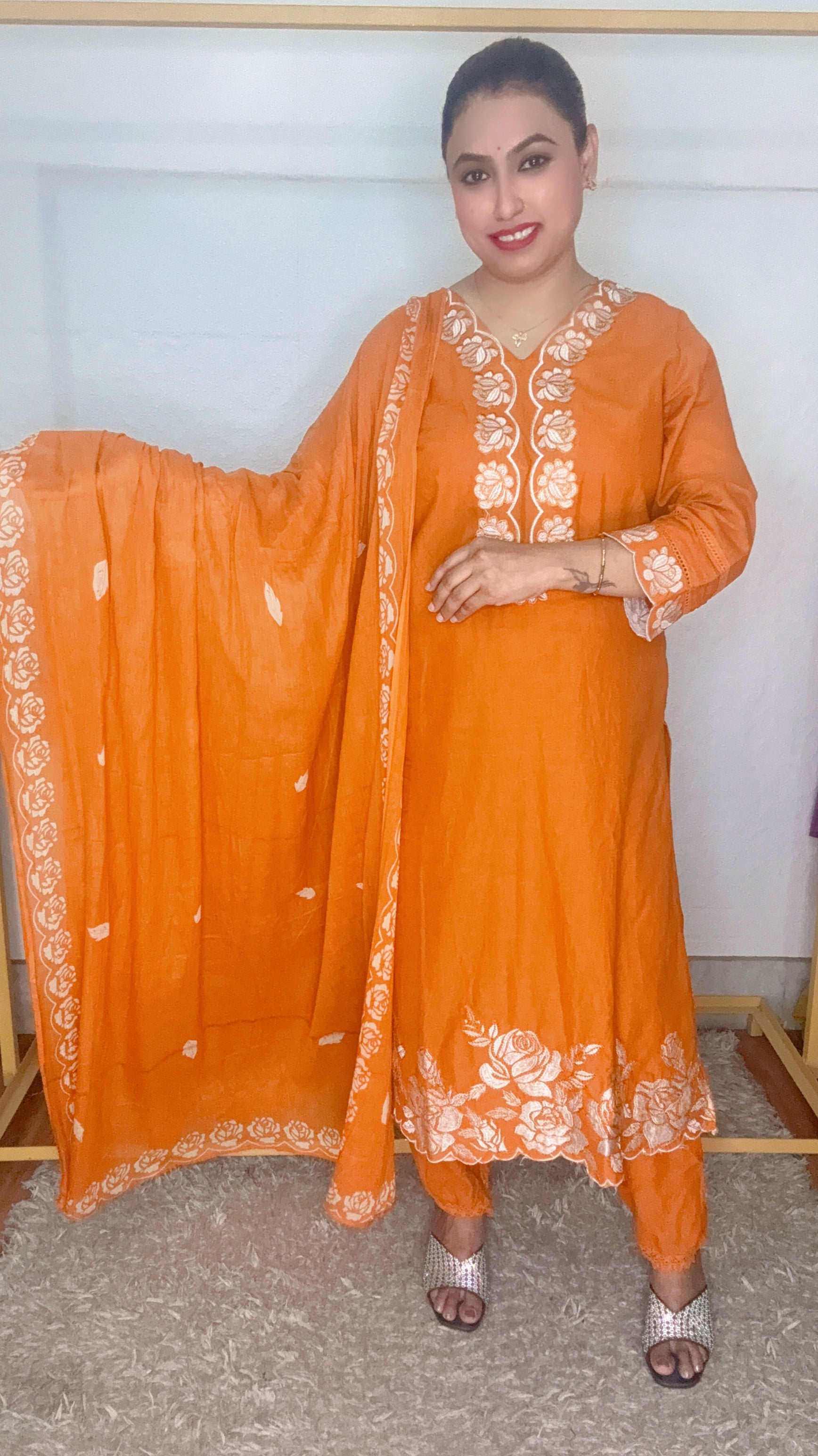 White thread flower design suit set