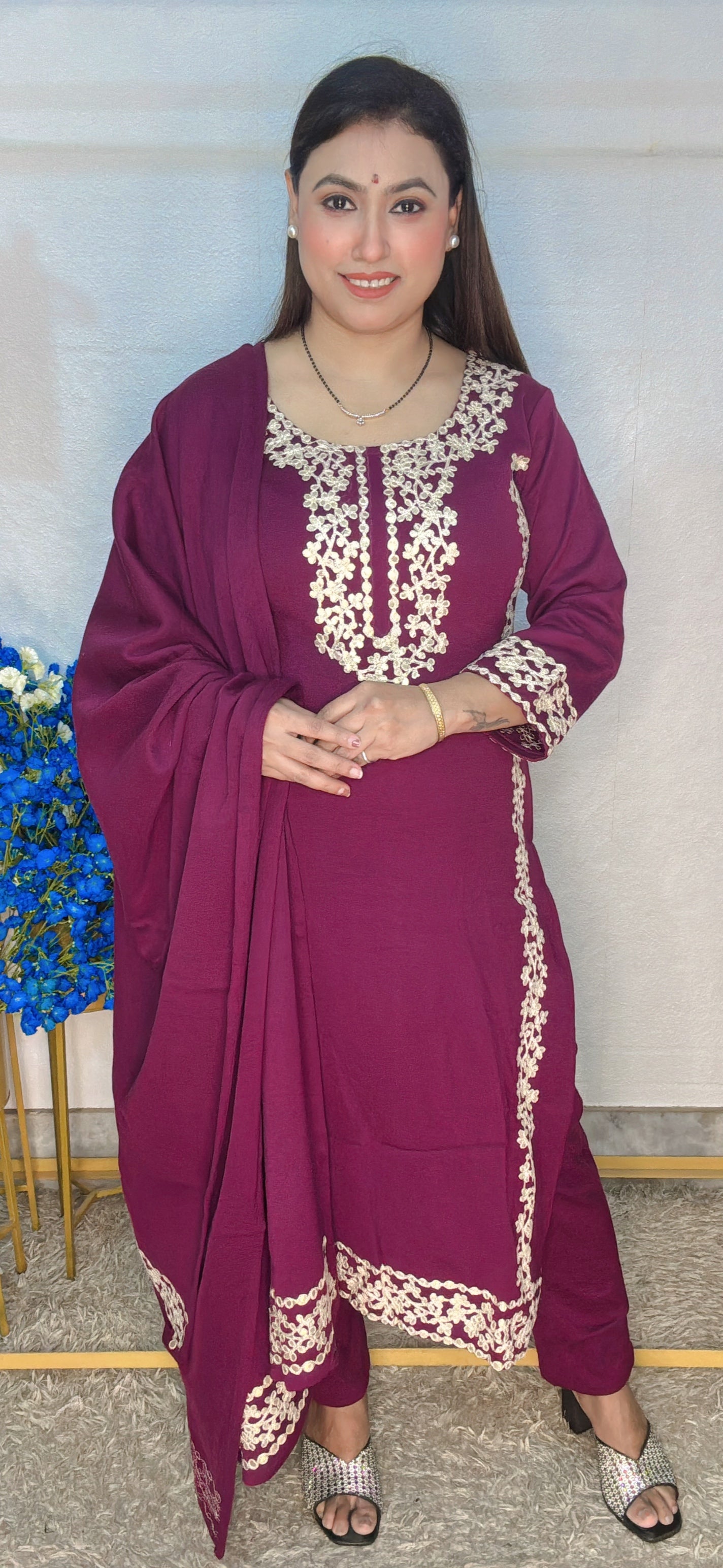 Woollen Warm 3pcs Suit With Thread Work