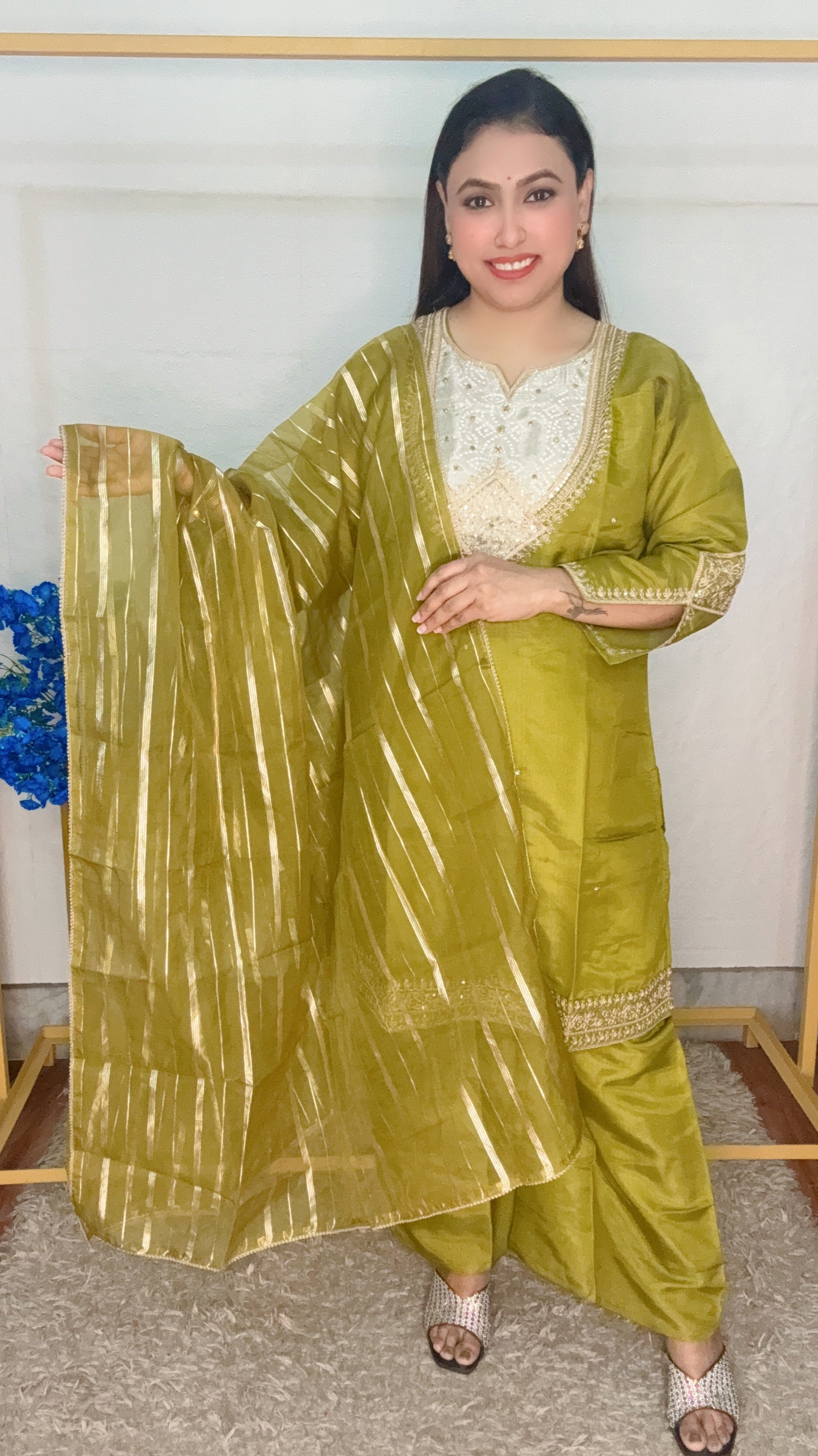 V Neck Design Party Wear 3pcs Suit