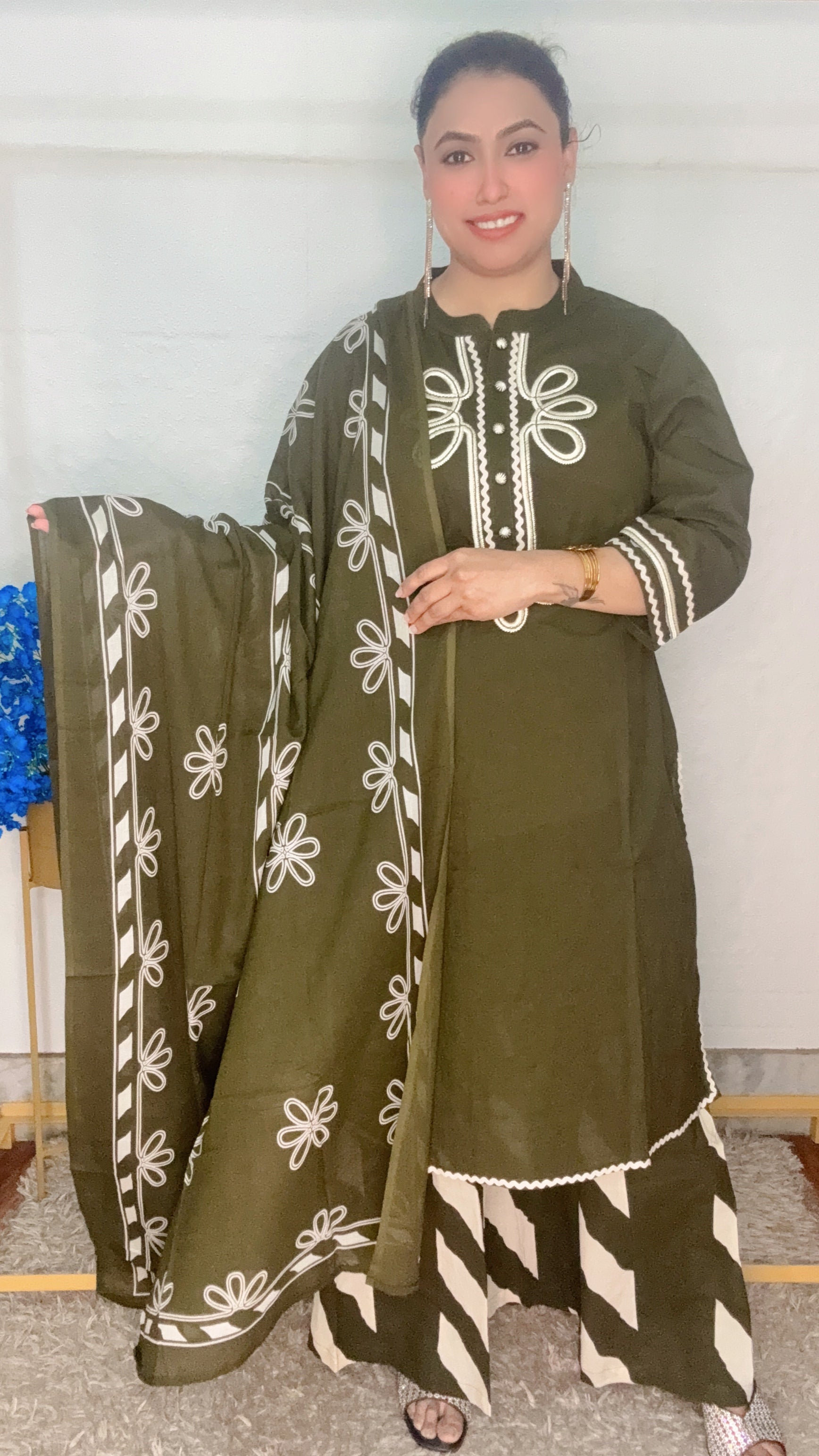 Floral Work 3pcs suit with kaali plazo