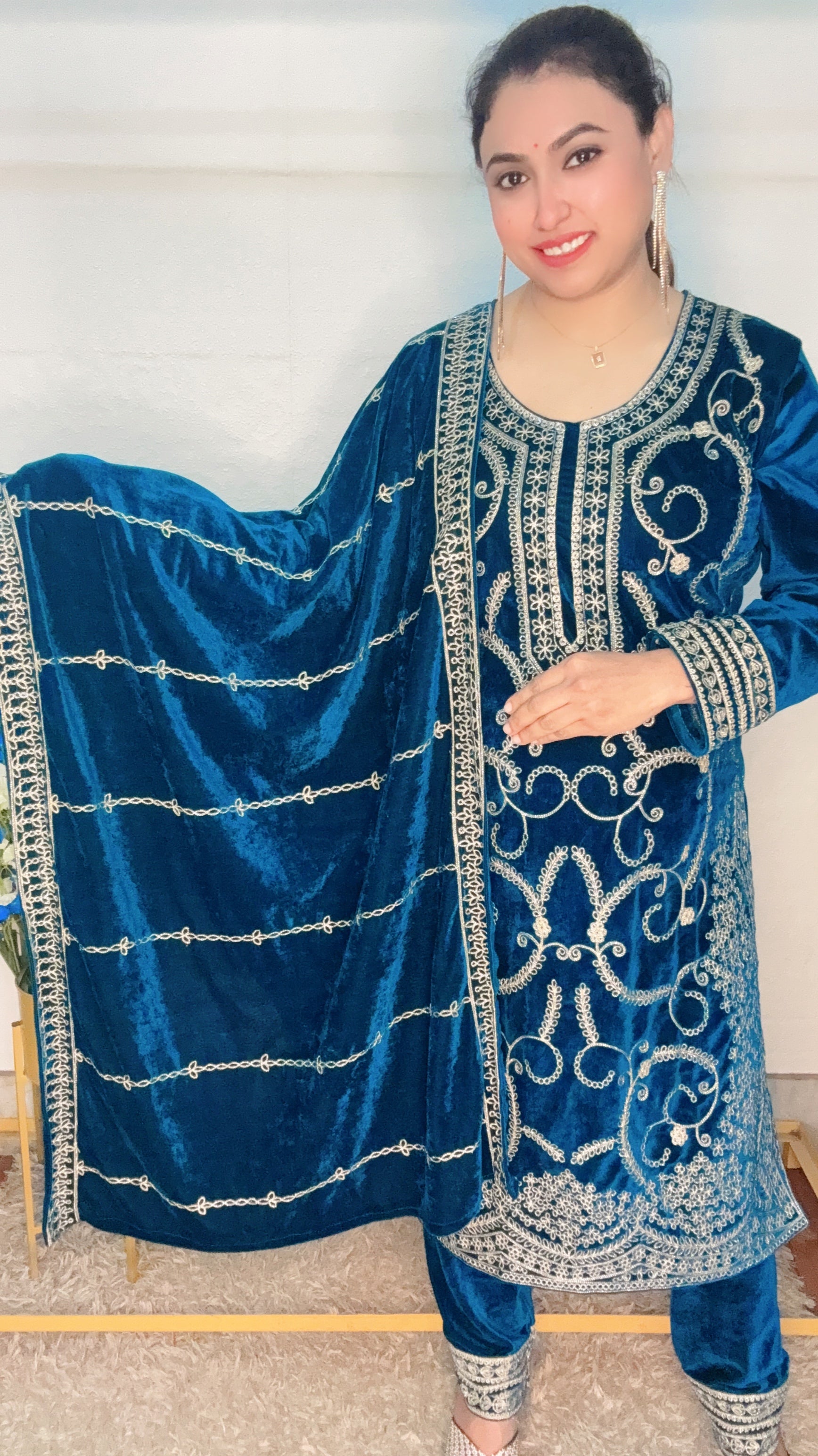 Full Heavy Embroidery Velvet 3pcs Kutri Set