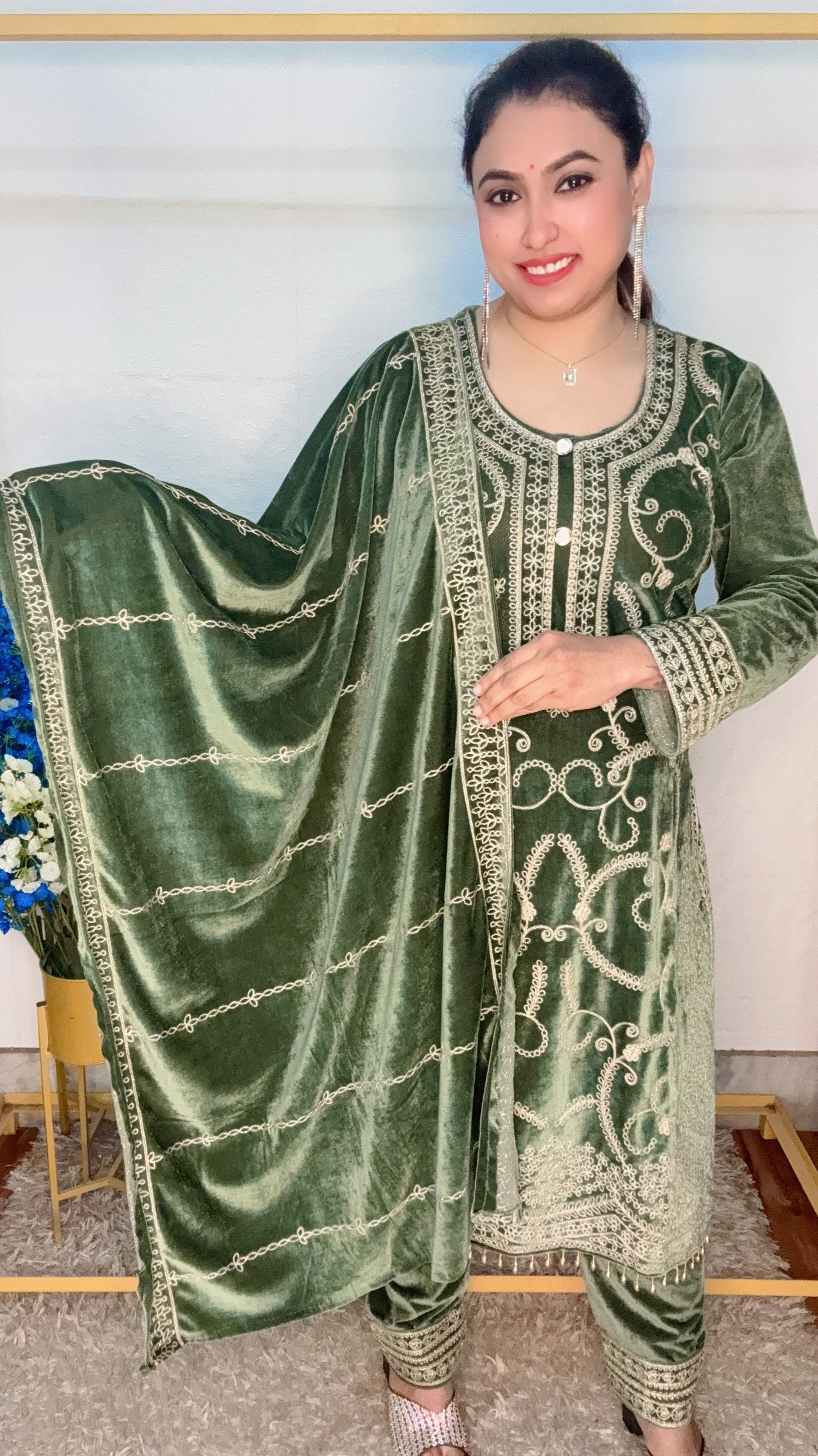 Full Heavy Embroidery Velvet 3pcs Kutri Set