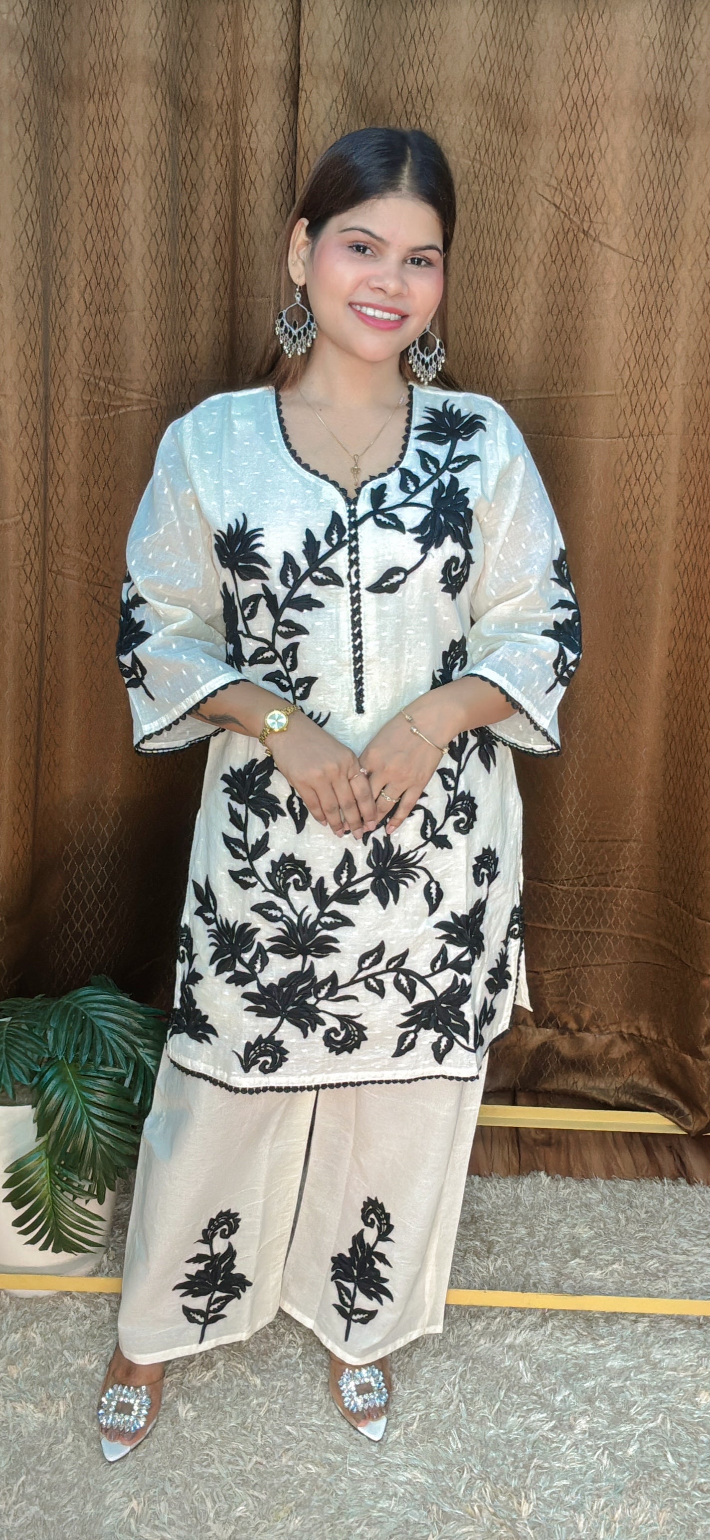 Classic Contrast Black Thread Work Embroidery Ensembles Cord Set