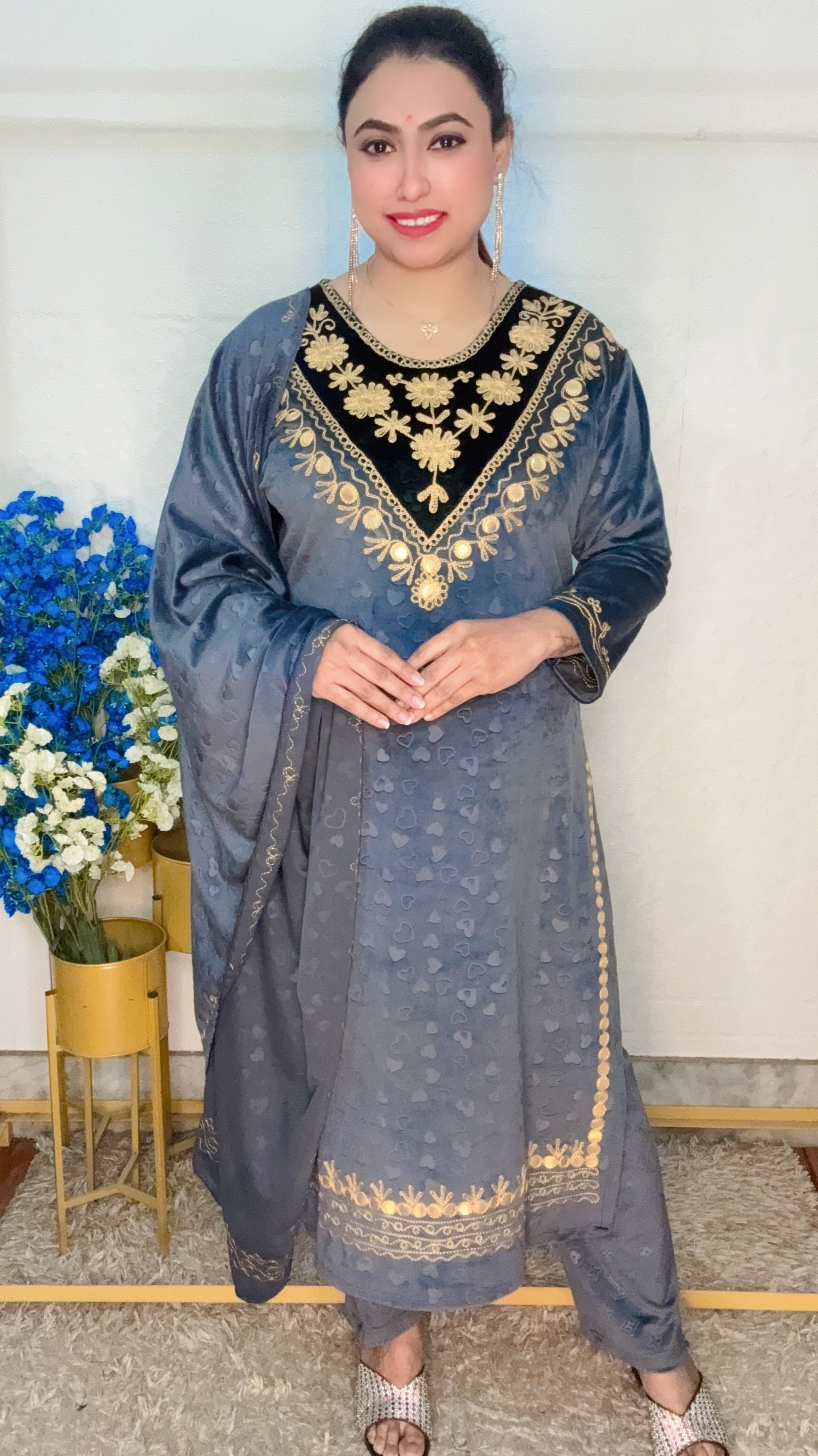 Self textured Gota Patti Machine Work 3 pcs Velvet suit