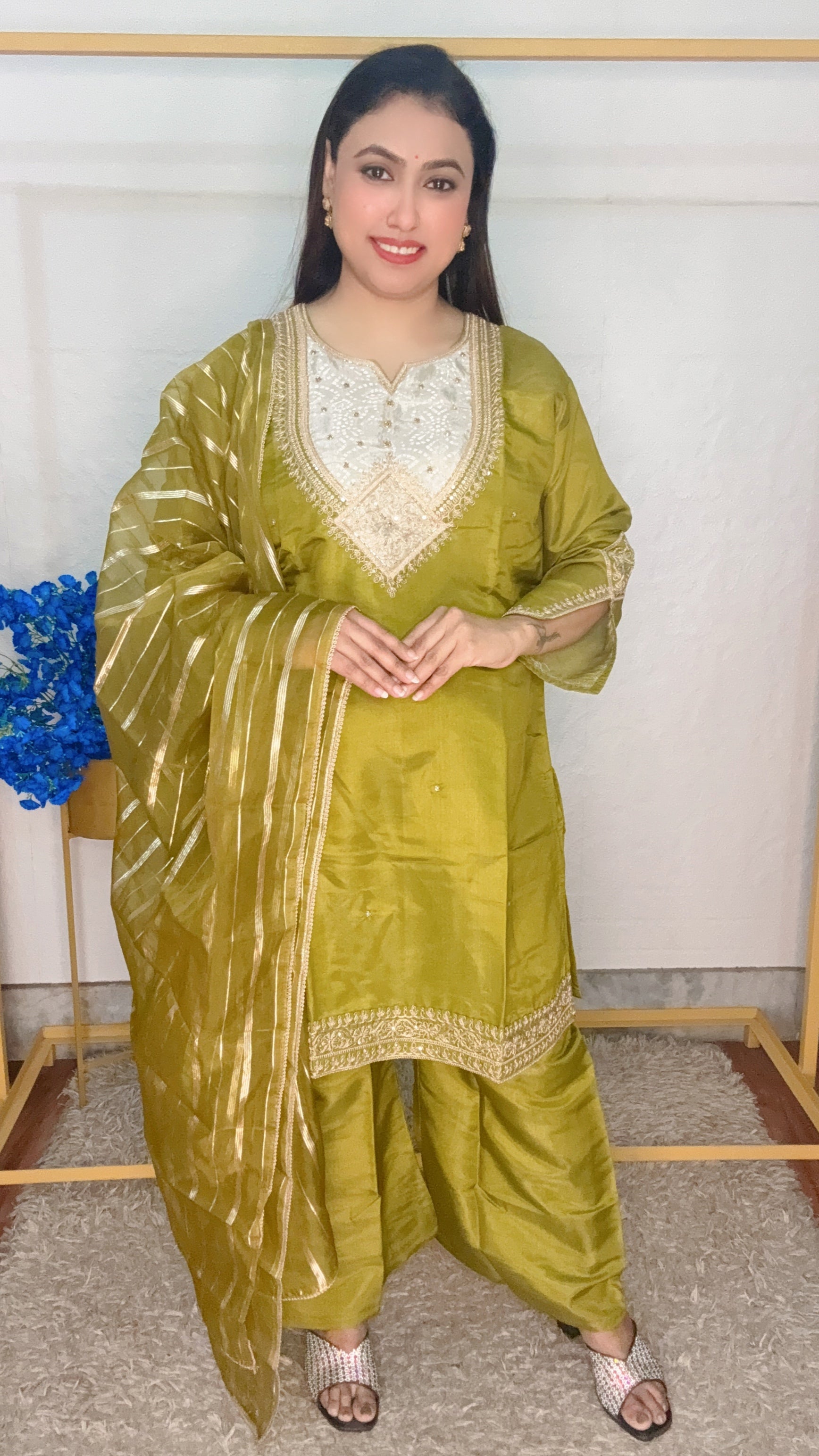V Neck Design Party Wear 3pcs Suit
