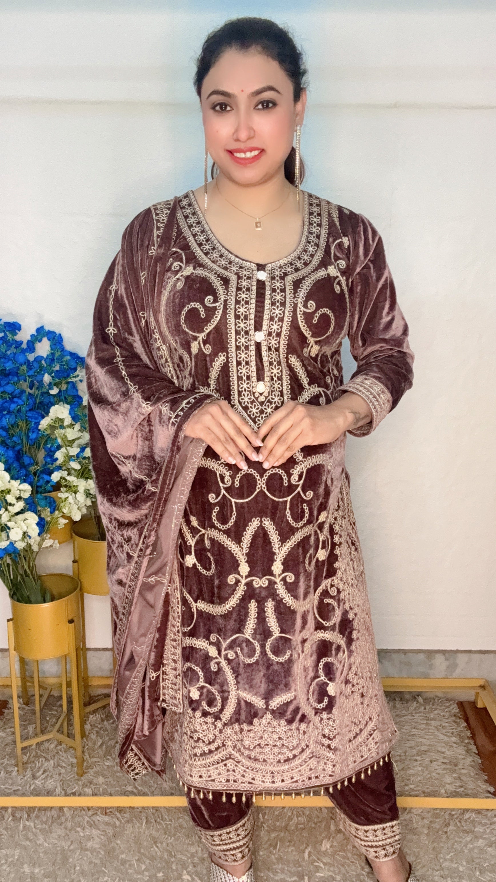 Full Heavy Embroidery Velvet 3pcs Kutri Set