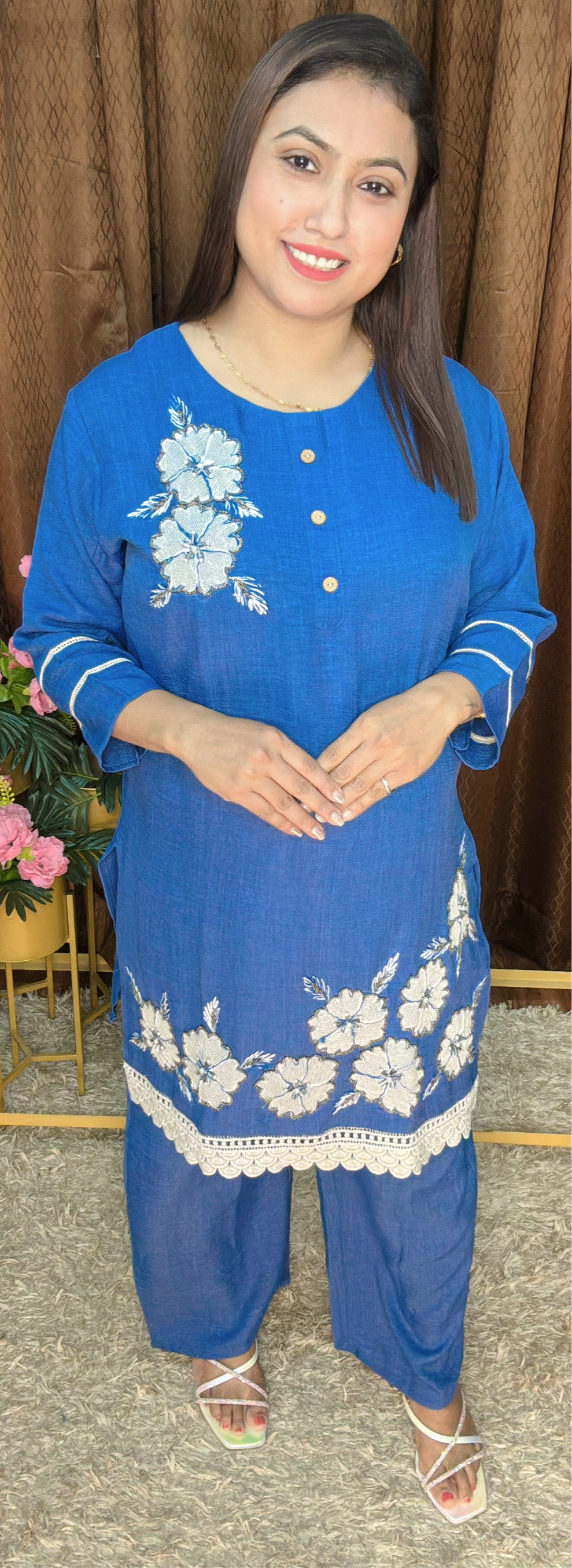 Elegant Floral Embroidered Kurta Set