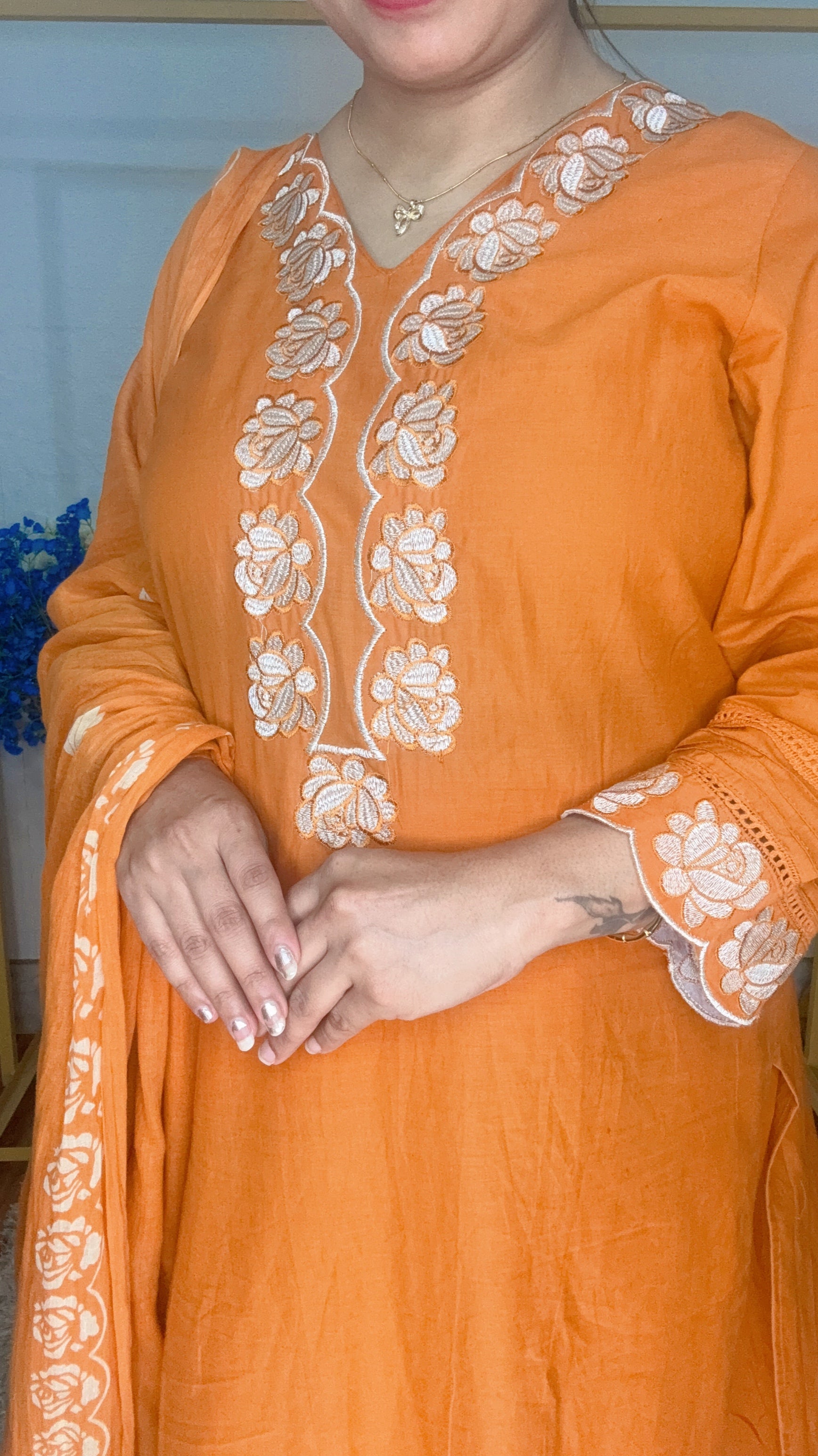 White thread flower design suit set