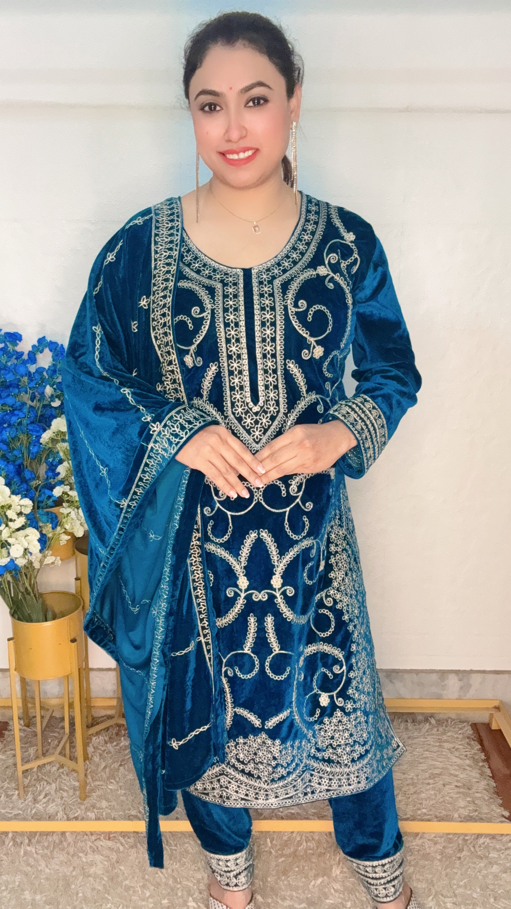 Full Heavy Embroidery Velvet 3pcs Kutri Set