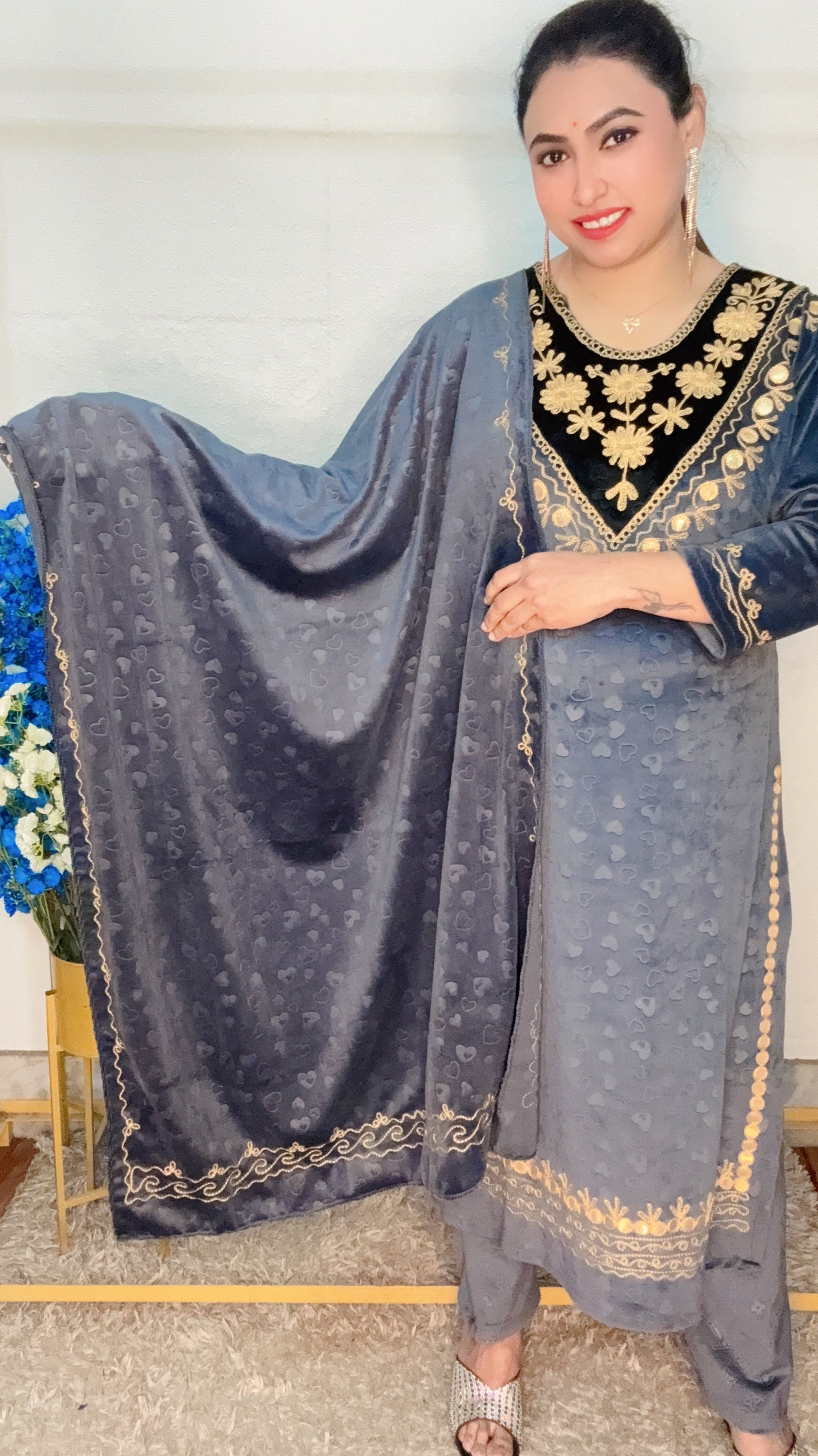 Self textured Gota Patti Machine Work 3 pcs Velvet suit