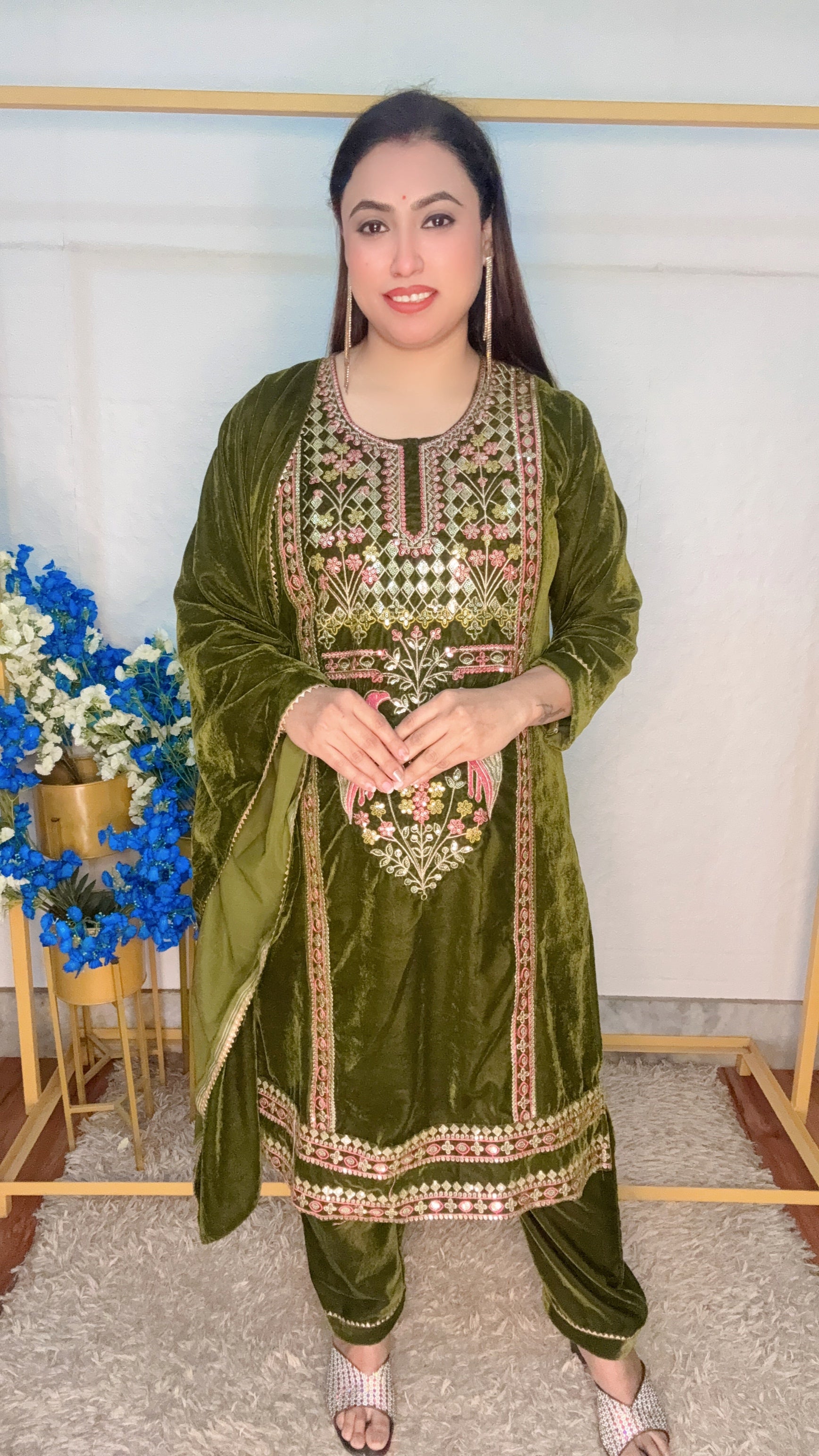 Heavy Neck Peacock Embroidery Suit