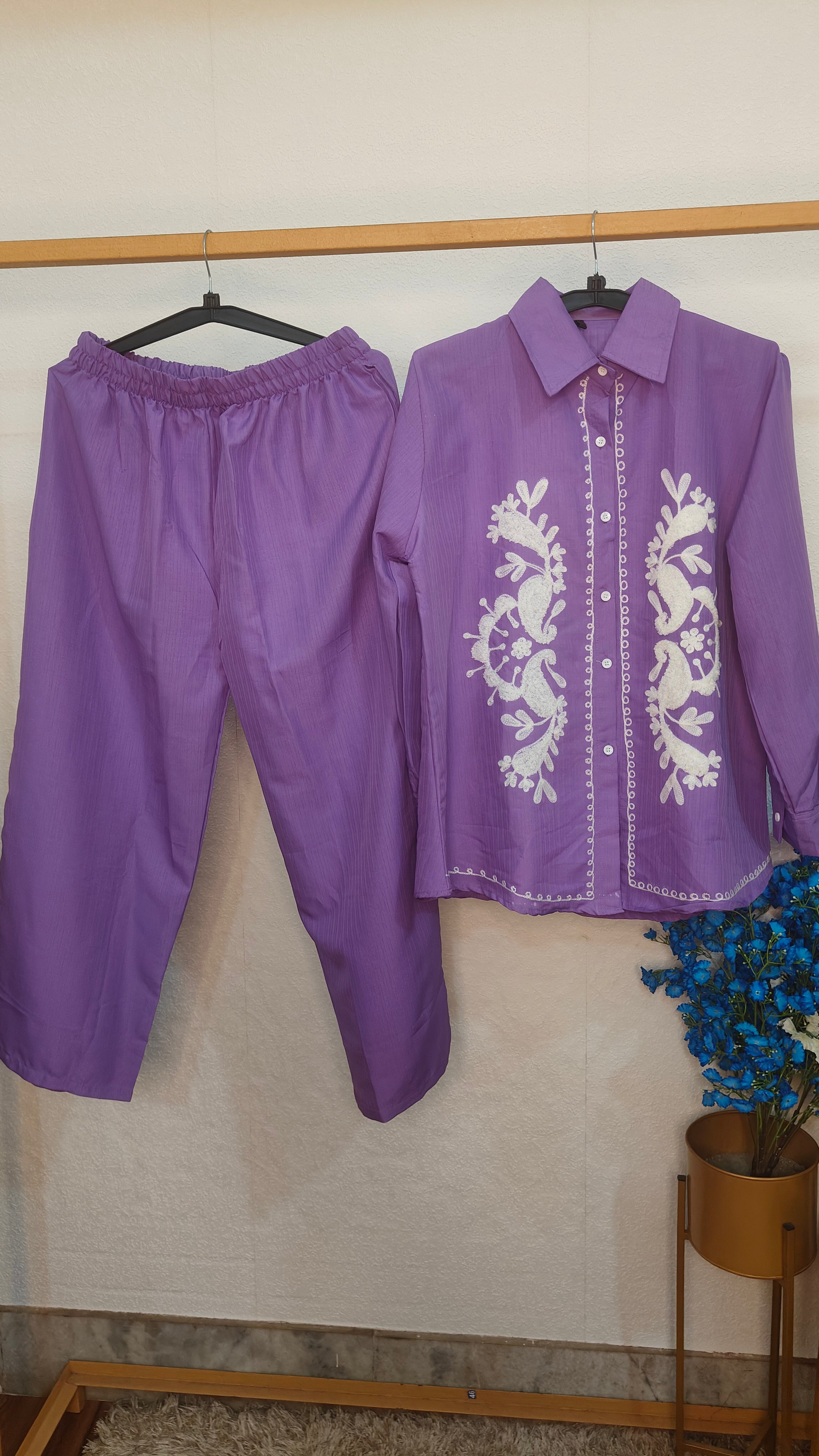 Uan White Thread Work Cord Set